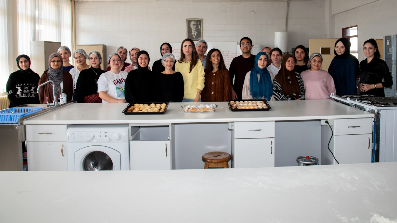 Selçuk Üniversitesinde ‘Doğadan Gelen Elma, Doğaya Dönen Elma’ Etkinliği